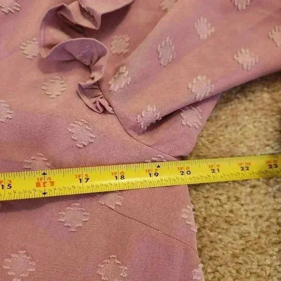 Joy Joy Pink Textured Dress NWT Size L V Neck Long Sleeve Ruffles #V507 - Picture 4 of 5